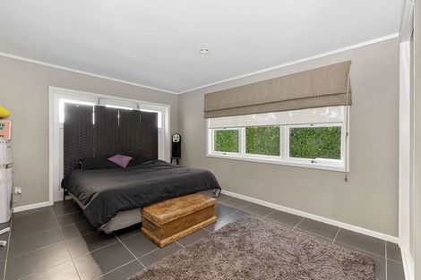 Photo of property in 128 Tiroroa Avenue, Te Atatu South, Auckland, 0610