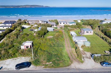 Photo of property in 523 Waikawa-curio Bay Road, Curio Bay, Tokanui, 9884