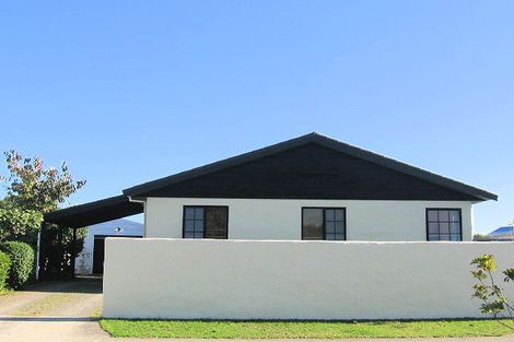 Photo of property in 6 Dennis Taylor Court, Paraparaumu, 5032