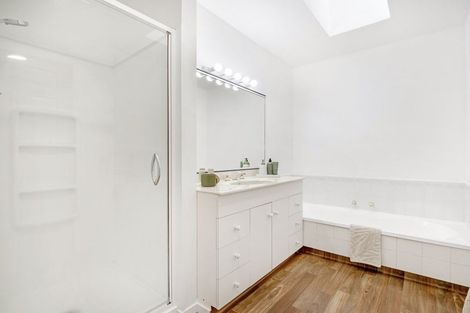 Photo of property in 221a Ngatai Road, Otumoetai, Tauranga, 3110