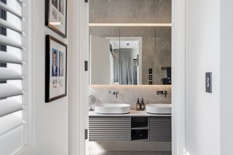 Photo of property in 47c Takutai Avenue, Half Moon Bay, Auckland, 2012