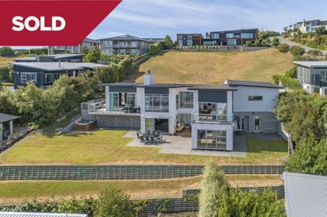 Photo of property in 10 Omeo Crescent, Redcliffs, Christchurch, 8081