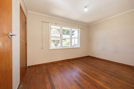 Photo of property in 38 Longburn Road, Henderson, Auckland, 0610