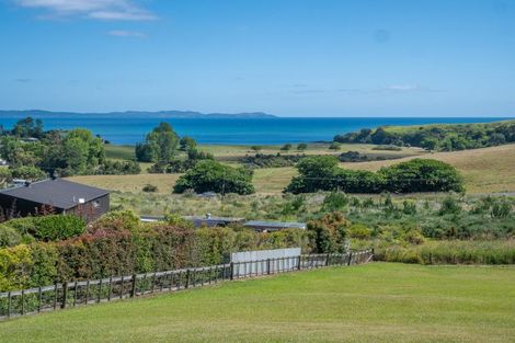 Photo of property in 38 Taipa View Road, Taipa, 0483