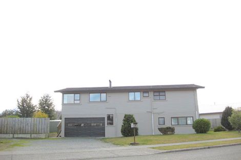 Photo of property in 19 Govan Drive, Te Anau, 9600