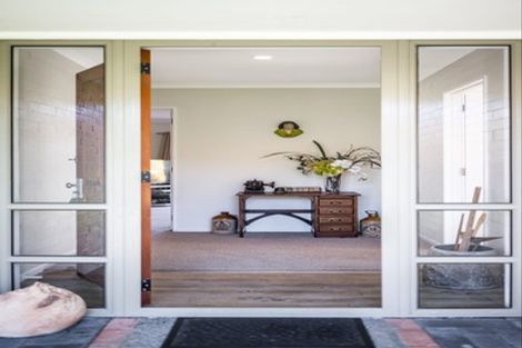 Photo of property in 26 Gillett Place, Botany Downs, Auckland, 2014