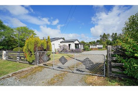 Photo of property in 33 Clifden Highway, Tuatapere, 9620