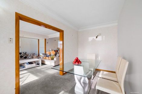 Photo of property in 102a Tiroroa Avenue, Te Atatu South, Auckland, 0610