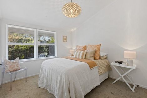 Photo of property in 3/50 Old Lake Road, Narrow Neck, Auckland, 0624