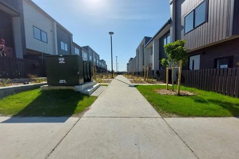 Photo of property in 4/10 Fathom Place, Te Atatu Peninsula, Auckland, 0610