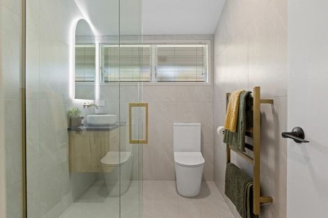 Photo of property in 3/50 Old Lake Road, Narrow Neck, Auckland, 0624