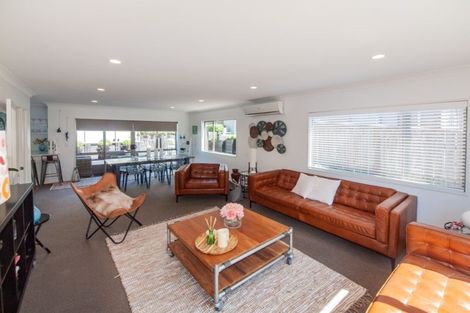 Photo of property in 4a Erlestoke Crescent, Churton Park, Wellington, 6037