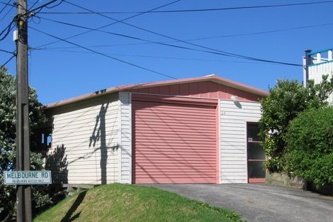 Photo of property in 64 Melbourne Road, Island Bay, Wellington, 6023