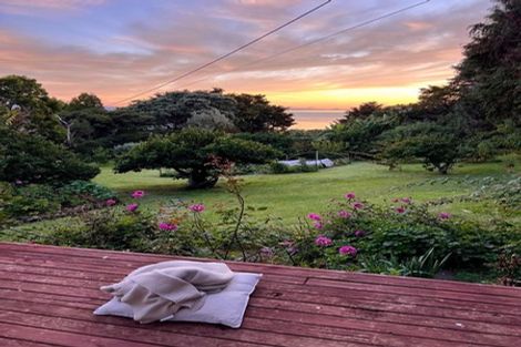 Photo of property in 95 Cornwallis Road, Cornwallis, Auckland, 0604