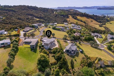 Photo of property in 16 Ohuka Place, Whitianga, 3510