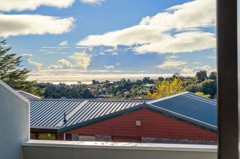 Photo of property in 64 Karina Road, Merrilands, New Plymouth, 4312