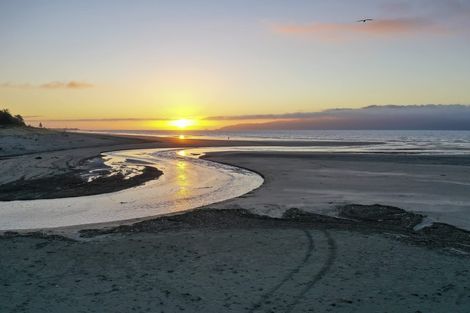 Photo of property in 41 Field Way, Waikanae Beach, Waikanae, 5036