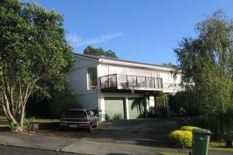 Photo of property in 15 Ensign Place, Hillcrest, Auckland, 0627