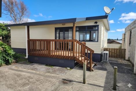 Photo of property in 61 Alabaster Drive, Papatoetoe, Auckland, 2025