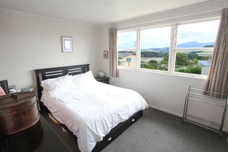 Photo of property in 6 Manukau Road, Raglan, 3225