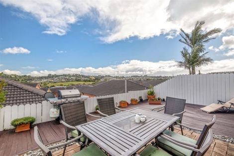 Photo of property in 20/22 Northcross Drive, Oteha, Auckland, 0632