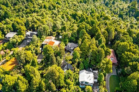 Photo of property in 560 Scenic Drive, Waiatarua, Auckland, 0612