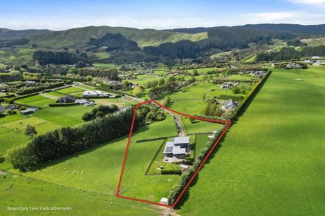 Photo of property in 33 Oram Drive, Turitea, Palmerston North, 4472