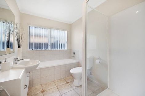 Photo of property in 10 Kilbaha Close, East Tamaki, Auckland, 2013
