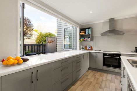 Photo of property in 49 Clare Street, Cambridge, 3434