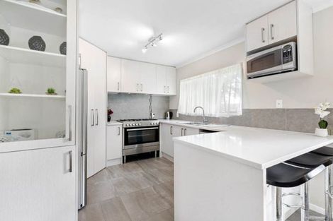 Photo of property in 6 Glenveagh Park Drive, Manurewa, Auckland, 2102