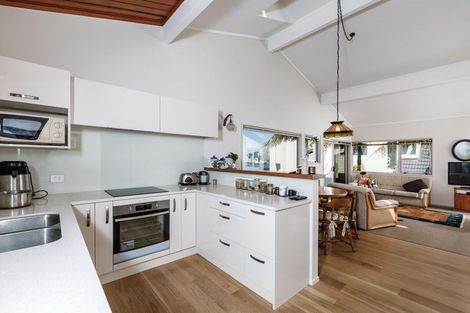 Photo of property in 61b Stanley Road, Stanley Point, Auckland, 0624