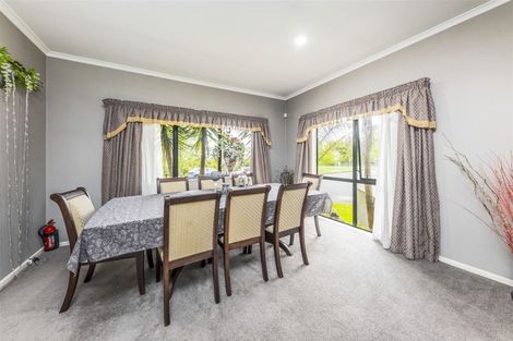 Photo of property in 1 Seresin Crescent, Flat Bush, Auckland, 2016
