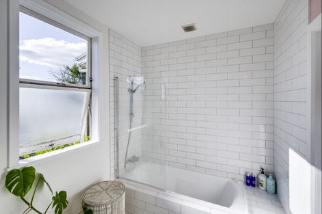 Photo of property in 1013 Heretaunga Street East, Parkvale, Hastings, 4122