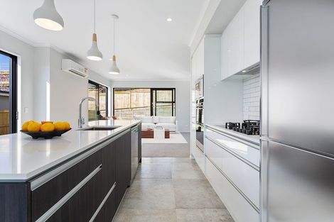 Photo of property in 17 Kuku Avenue, Red Beach, 0932