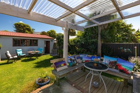 Photo of property in 380 Keyes Road, New Brighton, Christchurch, 8083