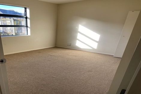 Photo of property in 16 Lincoln Road, Manurewa East, Auckland, 2102