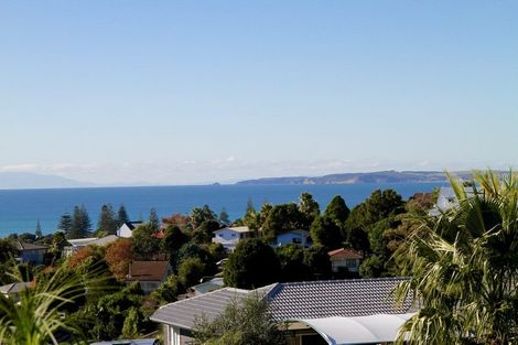 Photo of property in 45 Roberta Crescent, Orewa, 0931