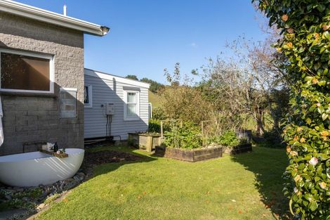 Photo of property in 826 Mokau Road, Mimi, Urenui, 4377