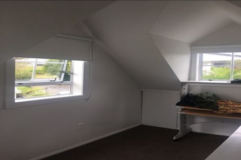 Photo of property in 37 Makiri Street, Helensville, 0800