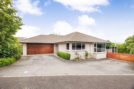 Photo of property in 27 Johnstone Drive, Fitzherbert, Palmerston North, 4410