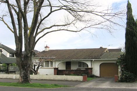 Photo of property in 475 College Street, Hokowhitu, Palmerston North, 4410