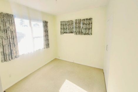 Photo of property in 30 La Rosa Street, Green Bay, Auckland, 0604