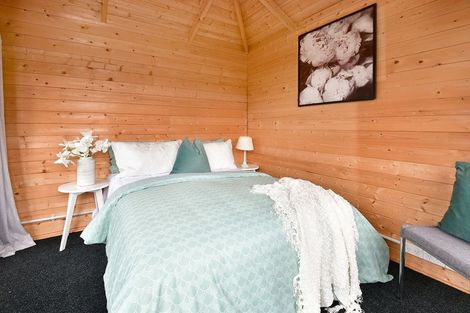 Photo of property in 33b Springs Road, Parakai, 0830