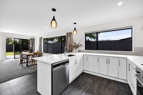 Photo of property in 1 Douglas Street, Hawera, 4610