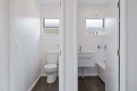 Photo of property in 6 Calgher Avenue, Waitara, 4320