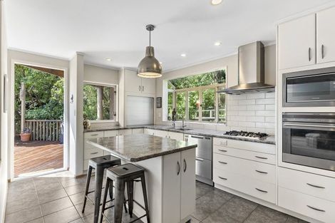 Photo of property in 41 Rona Street, Eastbourne, Lower Hutt, 5013