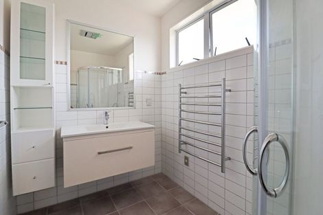 Photo of property in 8 Kenmore Street, Newlands, Wellington, 6037