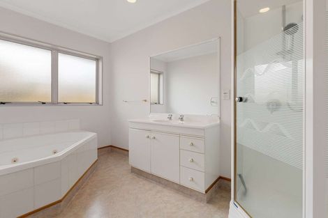 Photo of property in 24 Santa Monica Drive, Papamoa Beach, Papamoa, 3118