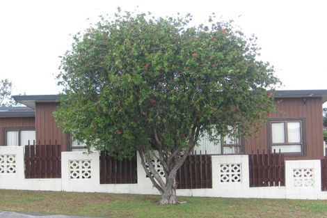 Photo of property in 16 Spencer Road, Pinehill, Auckland, 0632