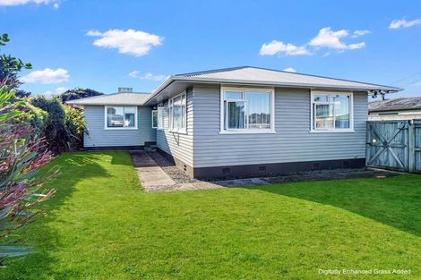 Photo of property in 24 Lee Street, Castlecliff, Whanganui, 4501